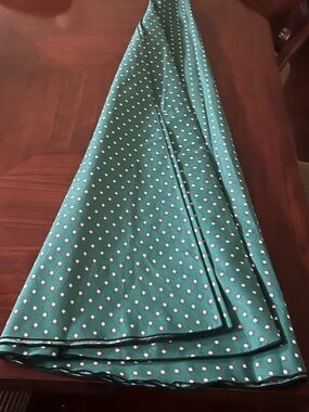 Green Patterned Fabric Oblong Table cloth- Floral Motif